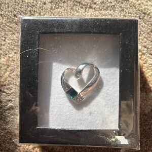 deep Green color Stone Silvertone heart w czs Cubic zirconia